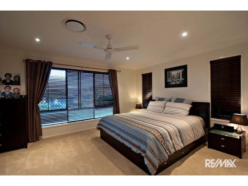 15 Nook Place, Moggill QLD 4070