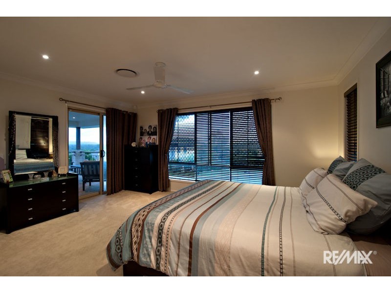 15 Nook Place, Moggill QLD 4070