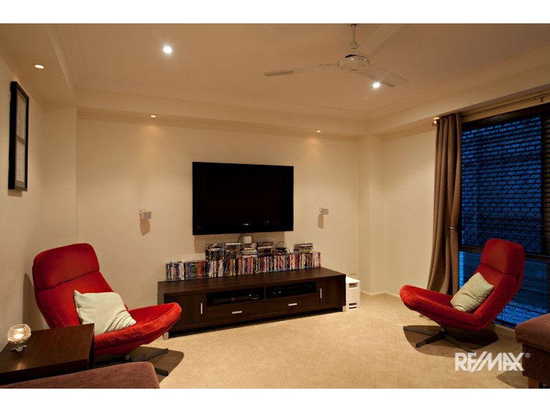 15 Nook Place, Moggill QLD 4070