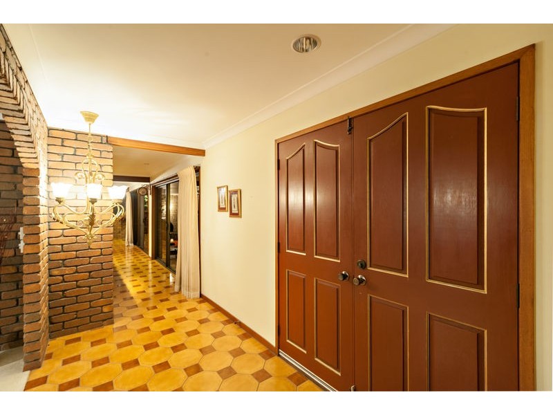 6 Broadmoor Street, Kenmore Hills QLD 4069