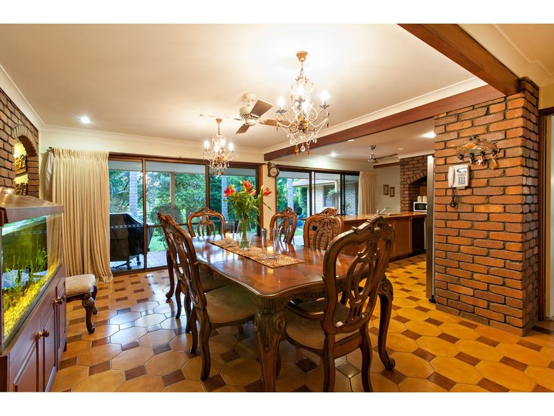 6 Broadmoor Street, Kenmore Hills QLD 4069