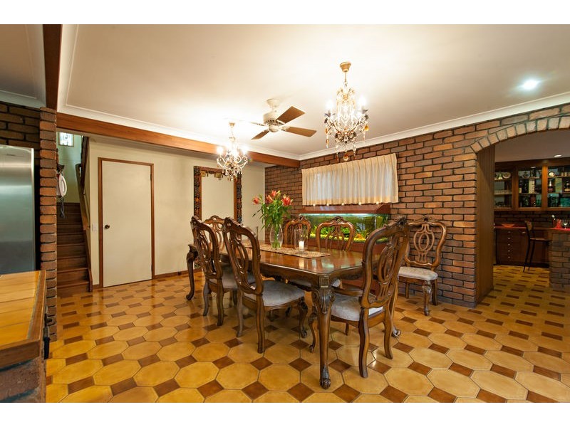 6 Broadmoor Street, Kenmore Hills QLD 4069