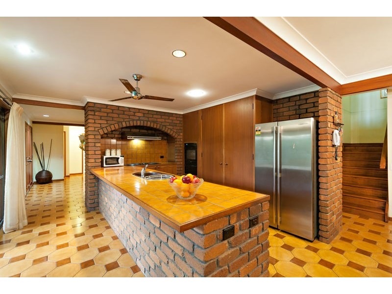 6 Broadmoor Street, Kenmore Hills QLD 4069