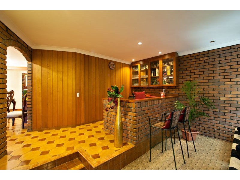 6 Broadmoor Street, Kenmore Hills QLD 4069