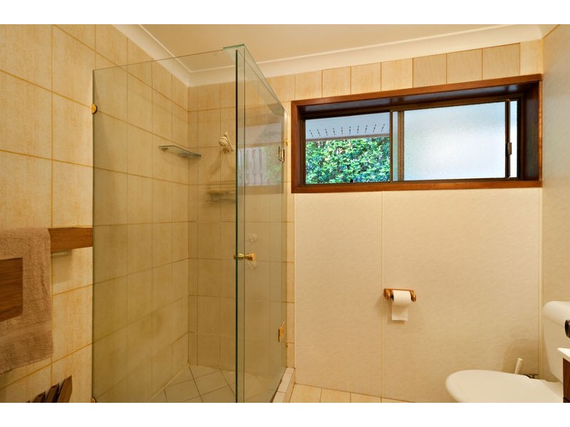 6 Broadmoor Street, Kenmore Hills QLD 4069