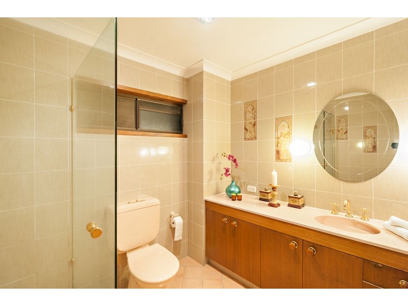 6 Broadmoor Street, Kenmore Hills QLD 4069