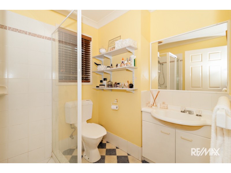 60 Gubberley Street, Kenmore QLD 4069