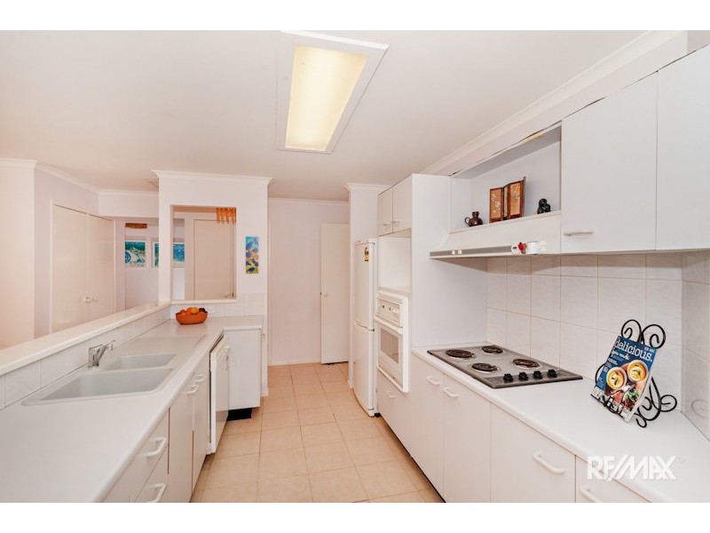 43 Tangmere Street, Chapel Hill QLD 4069