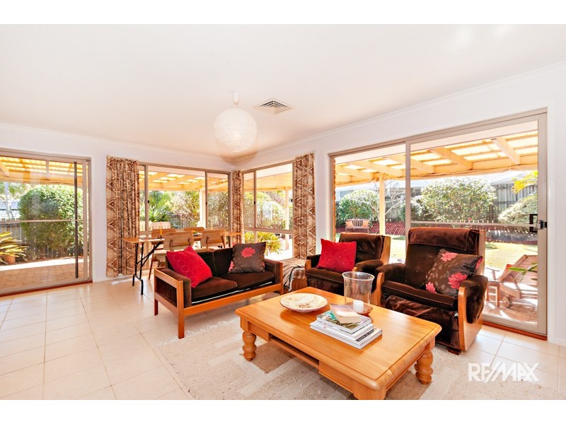 43 Tangmere Street, Chapel Hill QLD 4069