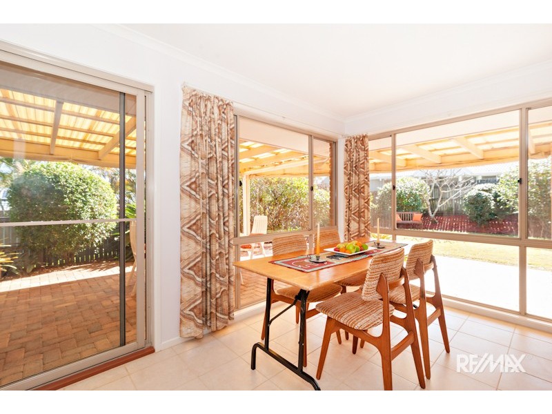 43 Tangmere Street, Chapel Hill QLD 4069