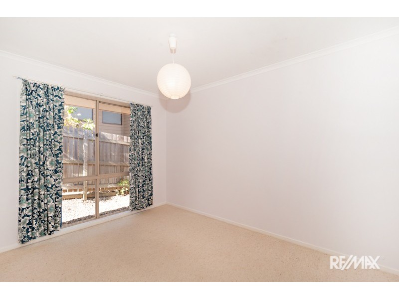 43 Tangmere Street, Chapel Hill QLD 4069