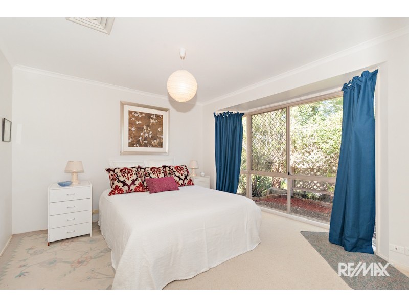 43 Tangmere Street, Chapel Hill QLD 4069