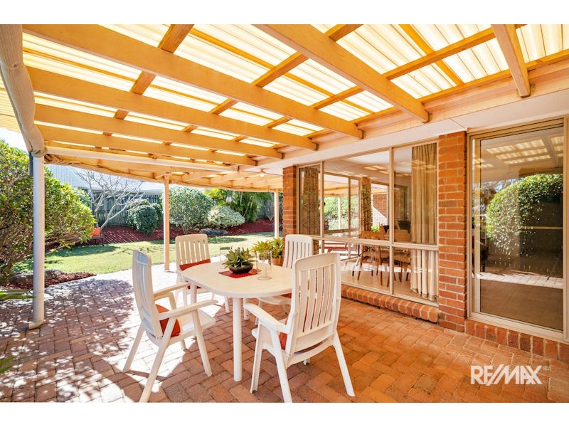 43 Tangmere Street, Chapel Hill QLD 4069