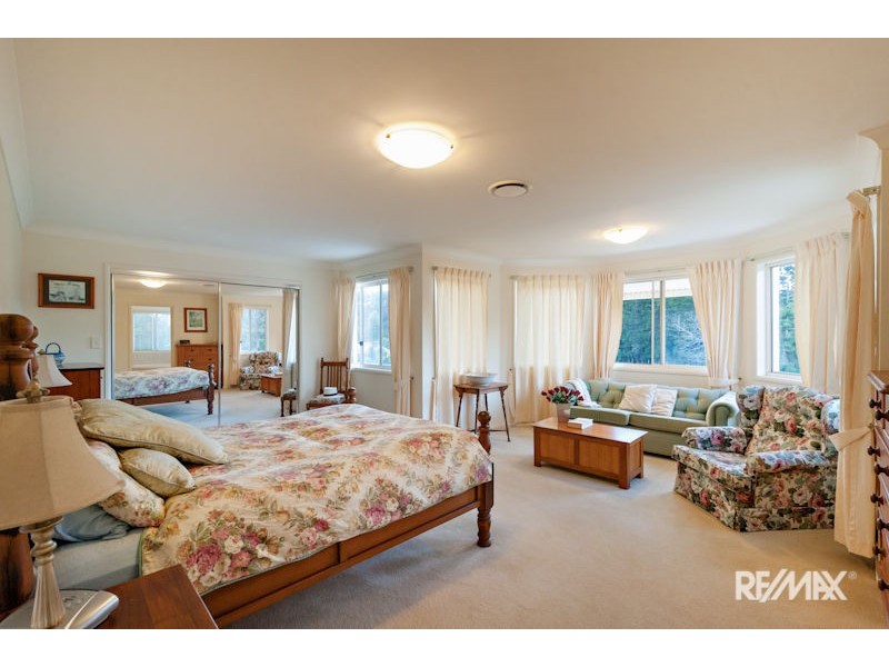 69 Summerland Place, Pullenvale QLD 4069