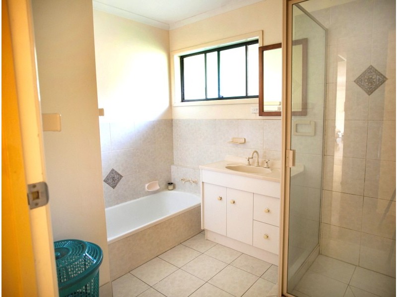 40 Mabb Street, Kenmore QLD 4069
