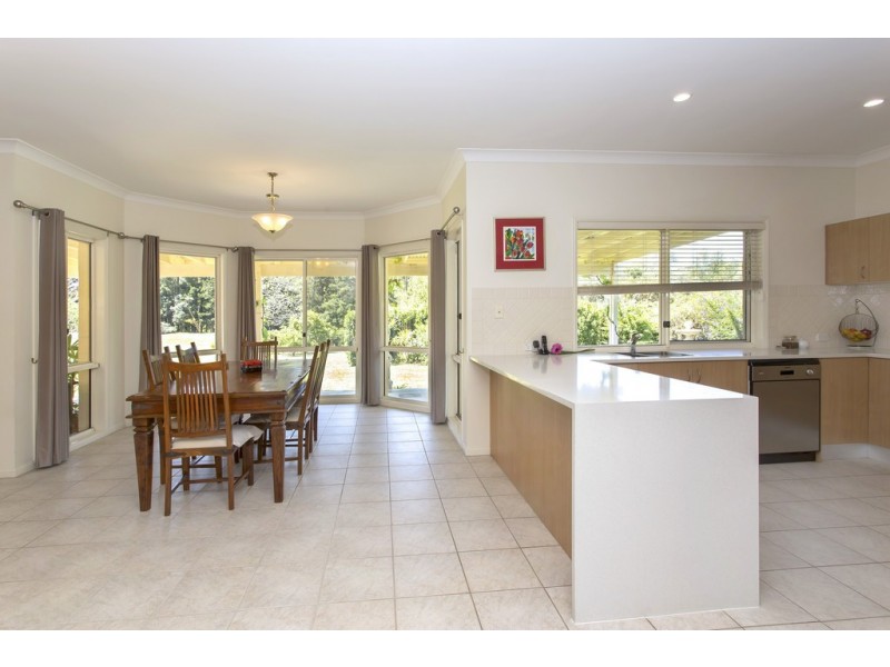 69 Summerland Place, Pullenvale QLD 4069