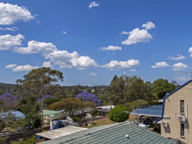 81 Gilruth Road, Kenmore QLD 4069