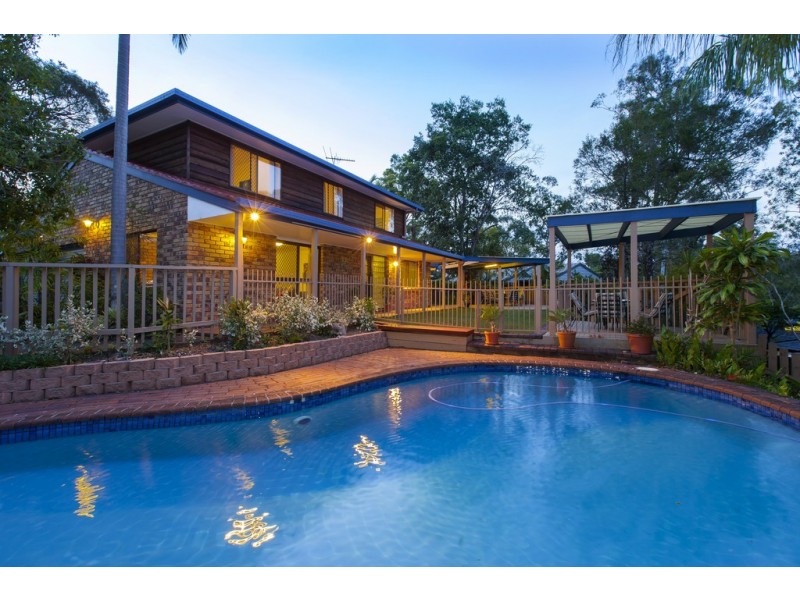 5 Aurora Crescent, Kenmore QLD 4069