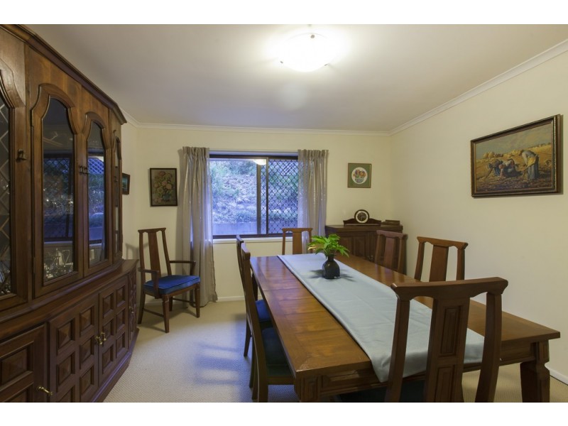 5 Aurora Crescent, Kenmore QLD 4069