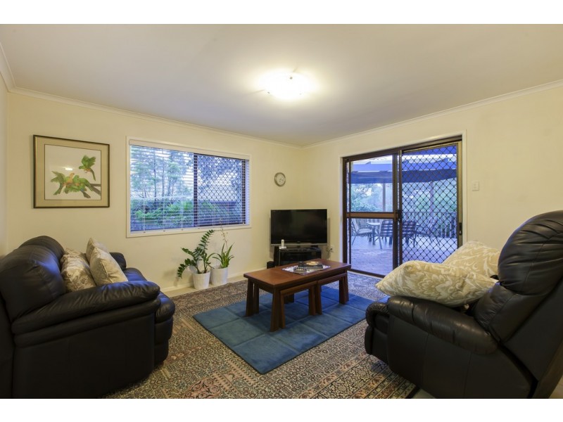 5 Aurora Crescent, Kenmore QLD 4069