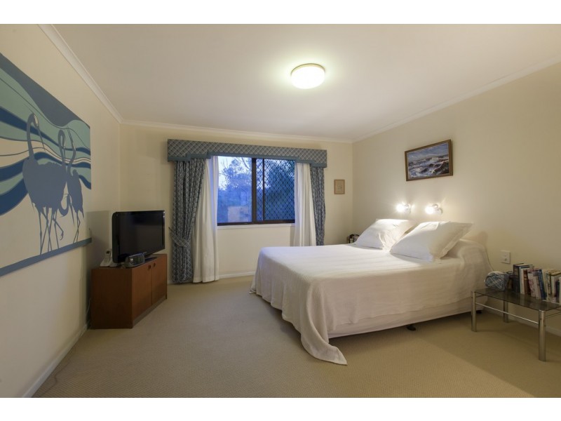 5 Aurora Crescent, Kenmore QLD 4069