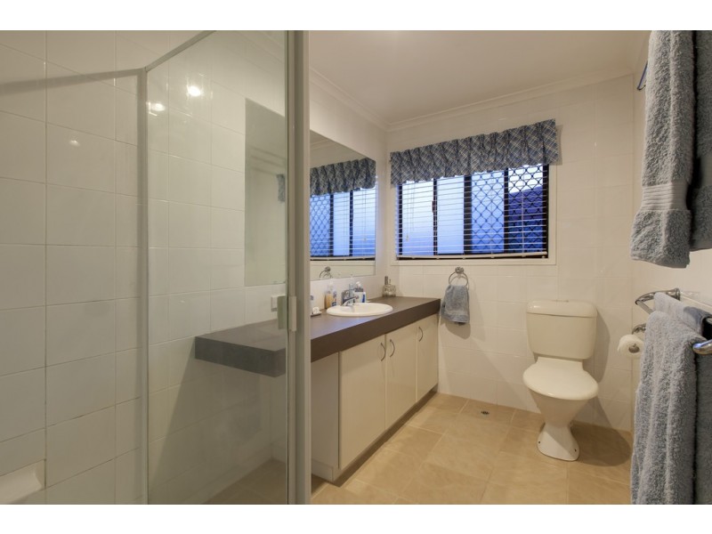 5 Aurora Crescent, Kenmore QLD 4069