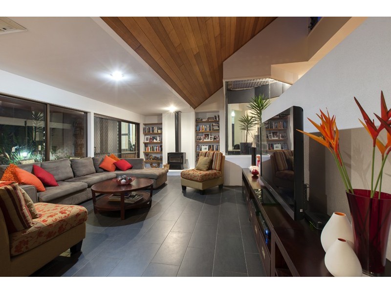 8 Bulley Place, Chapel Hill QLD 4069