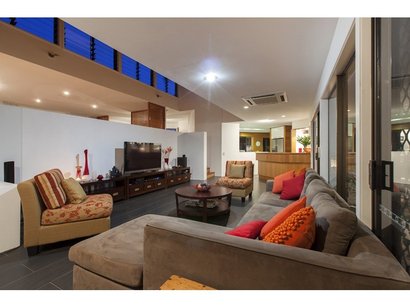 8 Bulley Place, Chapel Hill QLD 4069