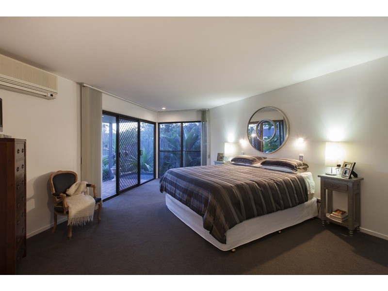 8 Bulley Place, Chapel Hill QLD 4069