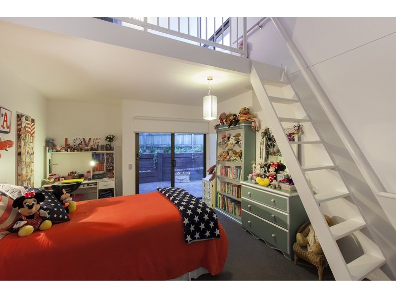 8 Bulley Place, Chapel Hill QLD 4069