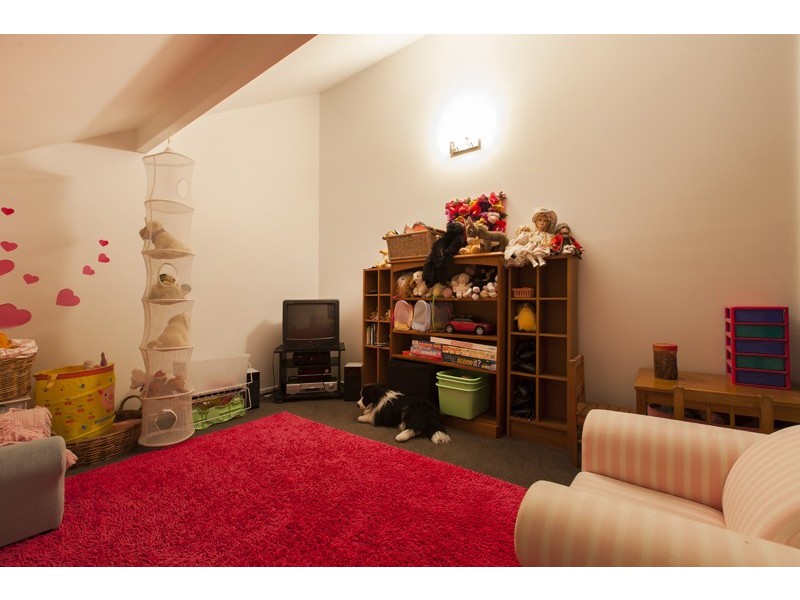 8 Bulley Place, Chapel Hill QLD 4069