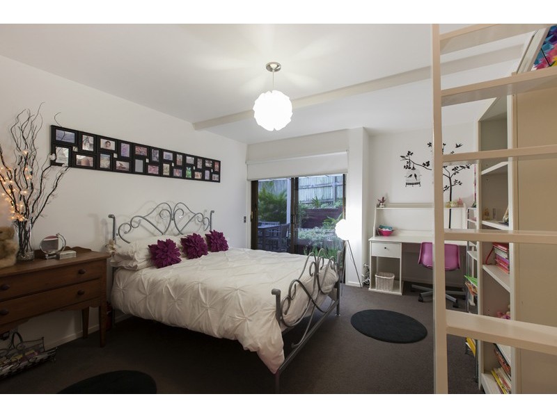 8 Bulley Place, Chapel Hill QLD 4069