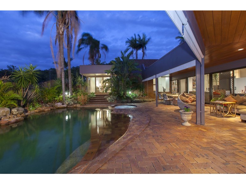 8 Bulley Place, Chapel Hill QLD 4069