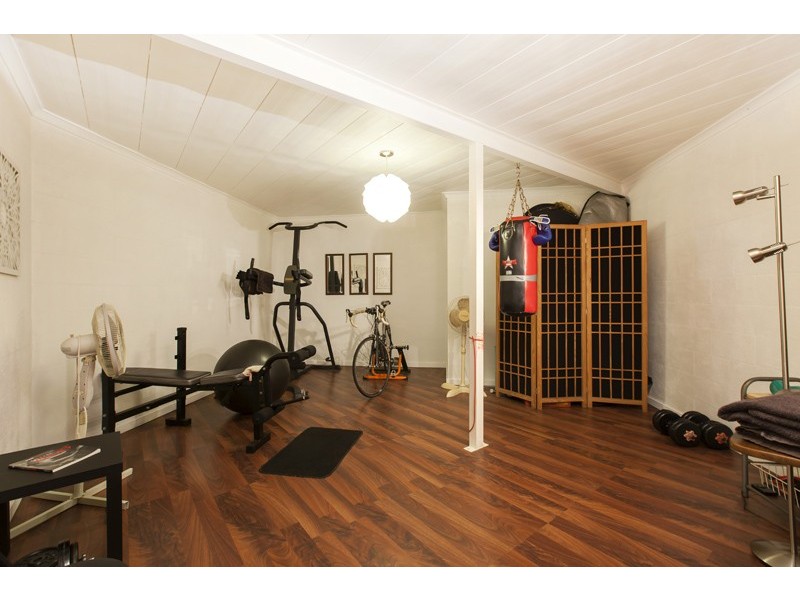 8 Bulley Place, Chapel Hill QLD 4069