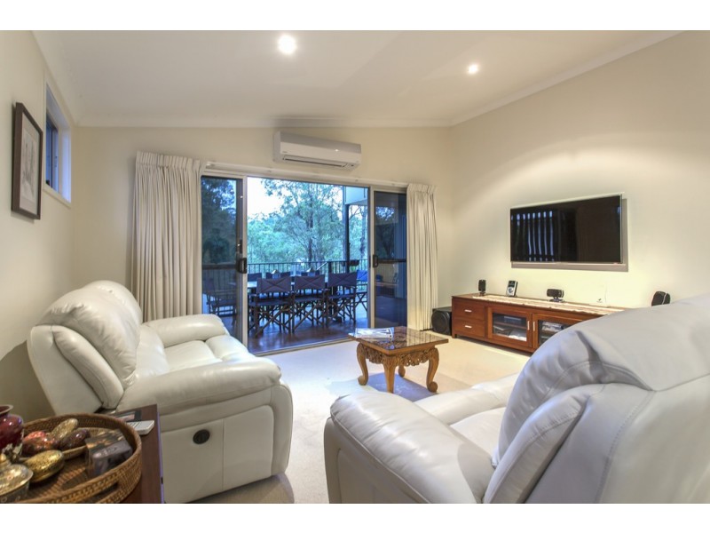 17 Nankin Street, Fig Tree Pocket QLD 4069
