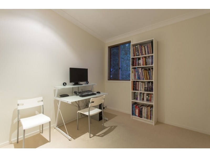 17 Nankin Street, Fig Tree Pocket QLD 4069