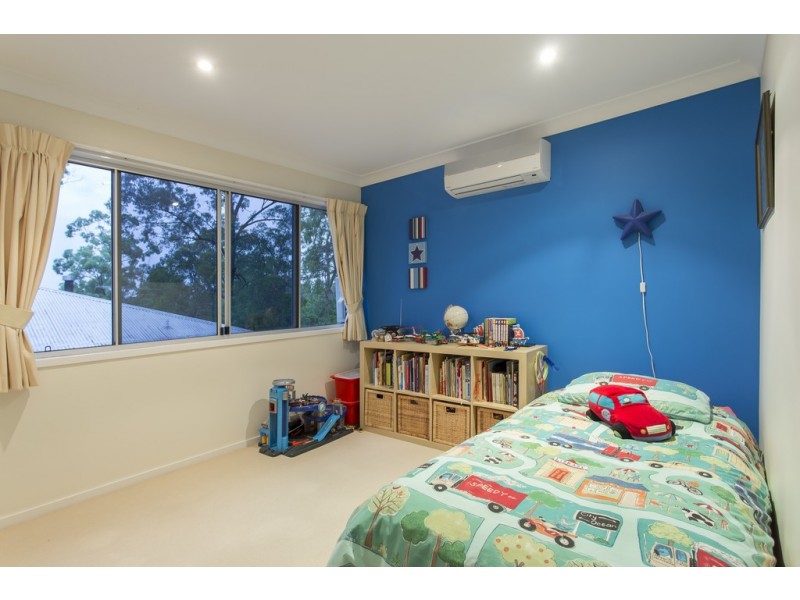 17 Nankin Street, Fig Tree Pocket QLD 4069