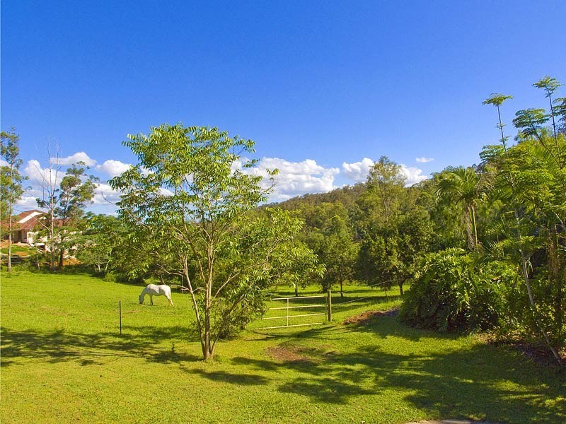 12 Mill Road, Pullenvale QLD 4069