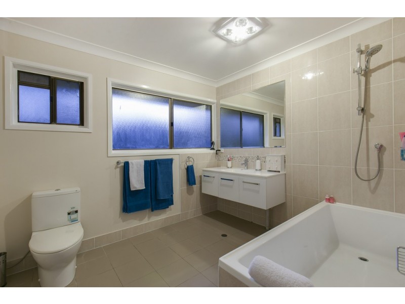 12 Jacana Court, Bellbowrie QLD 4070