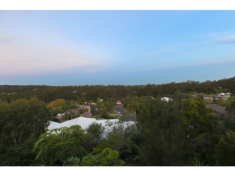 13 Hakea Crescent, Chapel Hill QLD 4069