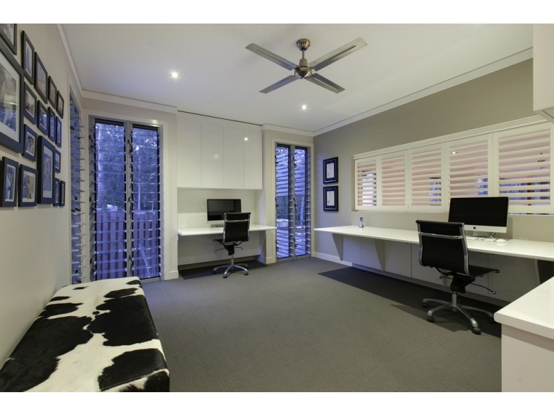 20a Kirkdale Road, Chapel Hill QLD 4069