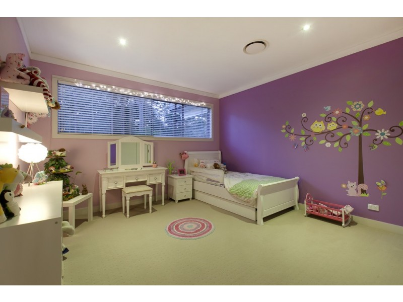 20a Kirkdale Road, Chapel Hill QLD 4069