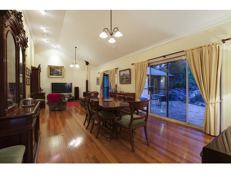 878a Upper Brookfield Road, Upper Brookfield QLD 4069