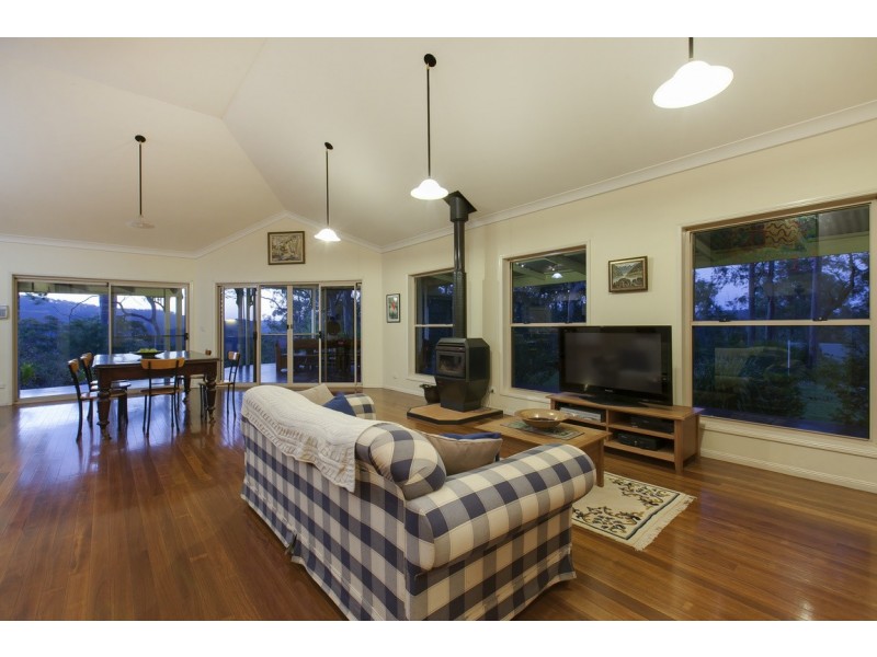 878a Upper Brookfield Road, Upper Brookfield QLD 4069