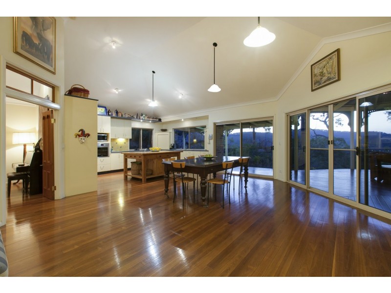 878a Upper Brookfield Road, Upper Brookfield QLD 4069