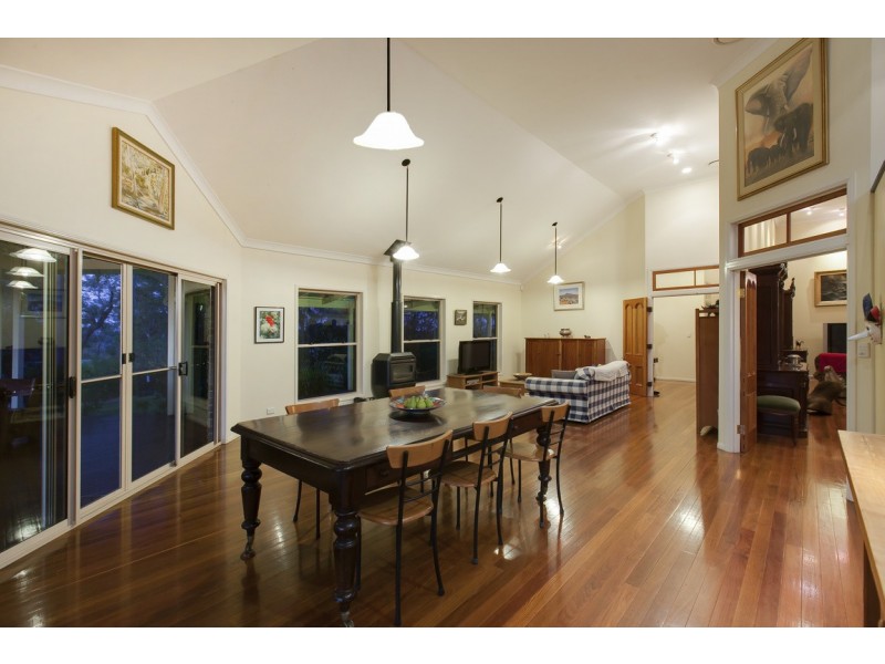 878a Upper Brookfield Road, Upper Brookfield QLD 4069