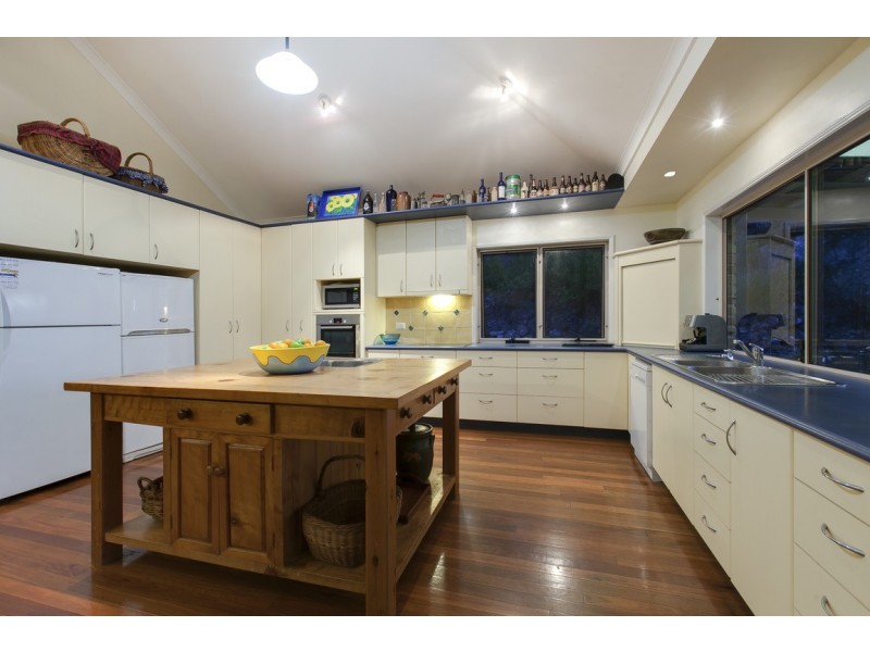 878a Upper Brookfield Road, Upper Brookfield QLD 4069
