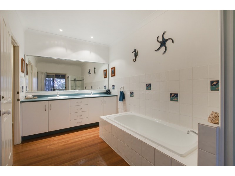 878a Upper Brookfield Road, Upper Brookfield QLD 4069
