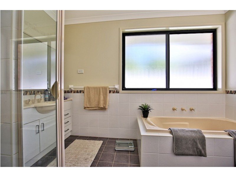 34 COCONUT DRIVE, North Nowra NSW 2541