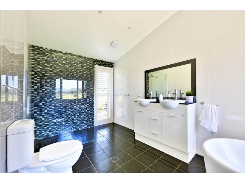 30 Croziers Rd, Jaspers Brush NSW 2535